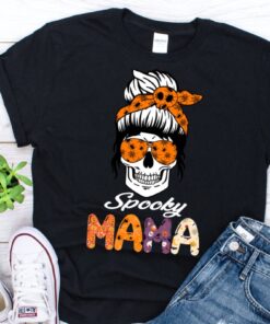 Spooky Mama Halloween Monster Messy Bun Skull Mom T-shirt