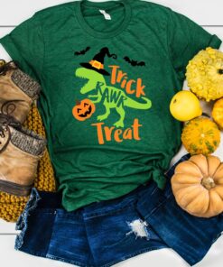 trick or treat saurus with pumpkin Halloween Shirt
