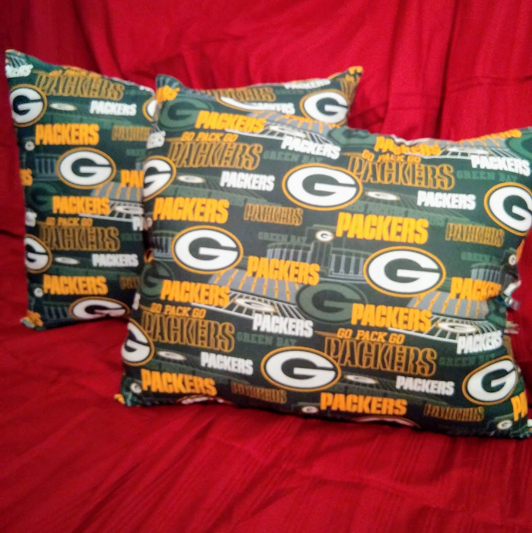 green bay packers Retro Vintage - Green Bay Packers - Pillow