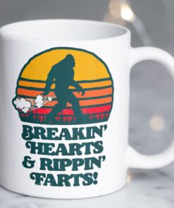 Funny Bigfoot Fart Breakin’ Hearts And Rippin’ Farts Mug